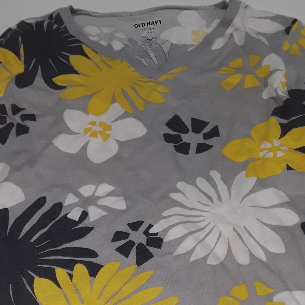 Gray, yellow, black, white floral print V-neck tee